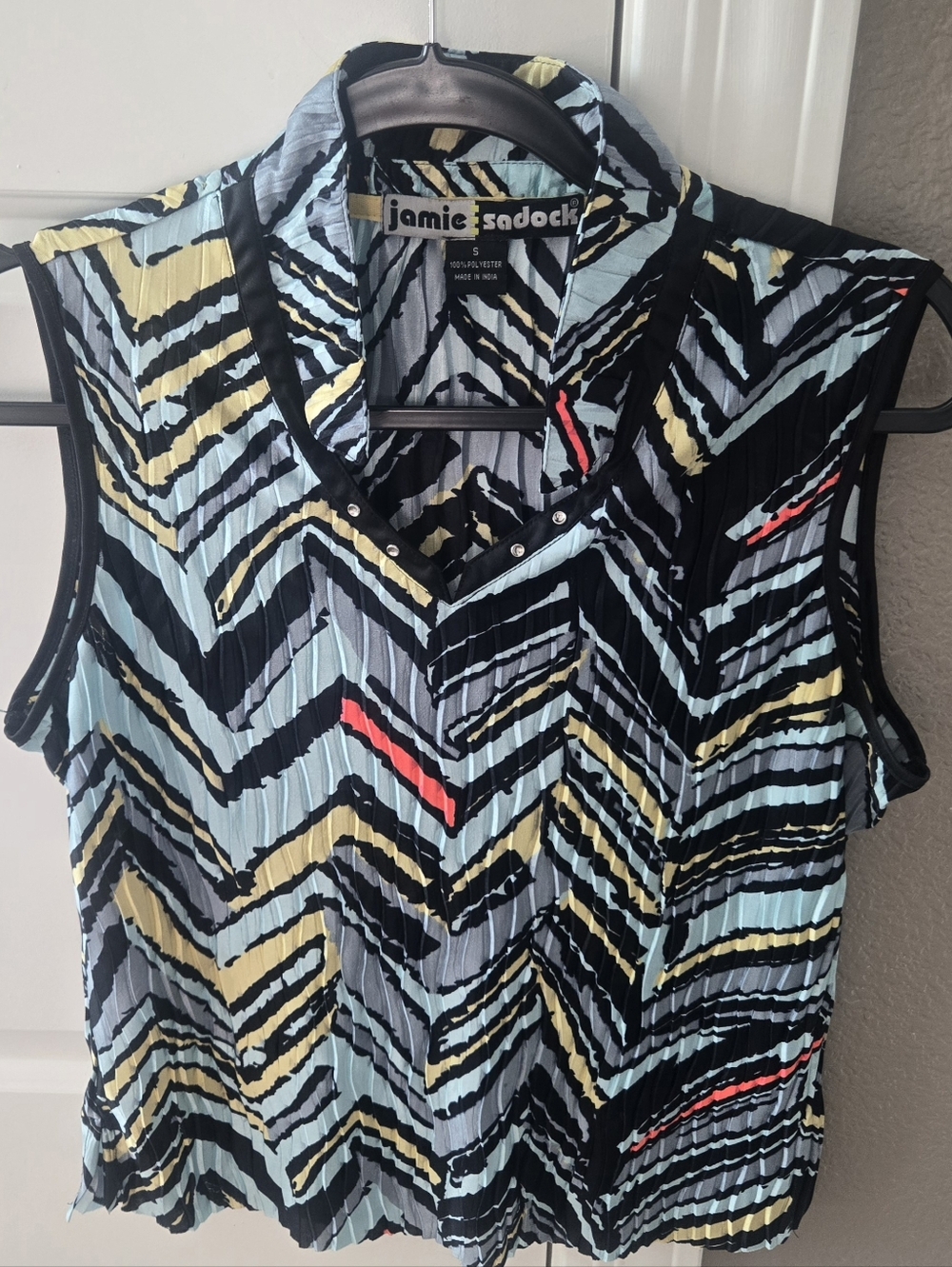 Jamie Sadock sleeveless Ultra light weight top. Colorful Geometric Pattern. EUC!